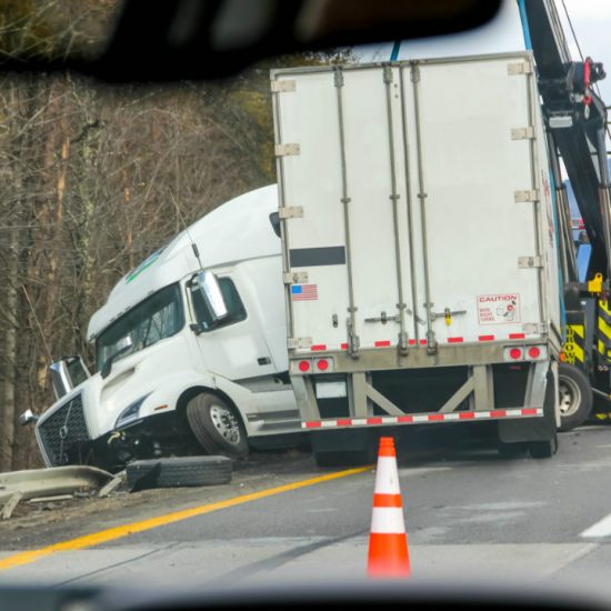 the-indiscretion-of-truck-drivers-in-interstates-a-2025-01-16-11-17-30-utc-w1080-h1920